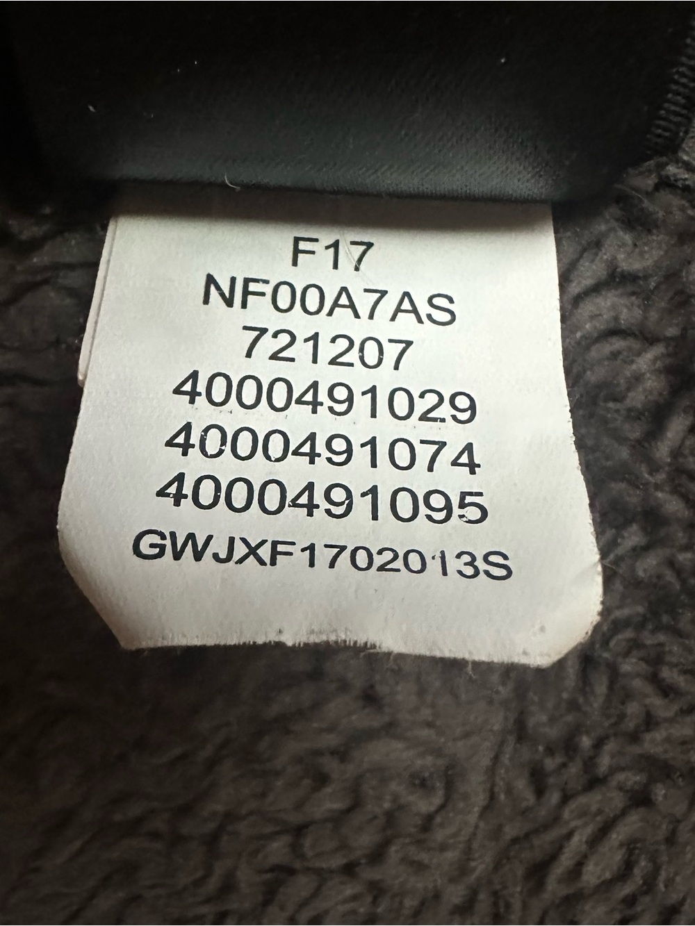 The North Face Black Hooded Fleece Jacket with Contrast Chest Pocket 452 - Picture 7 of 8